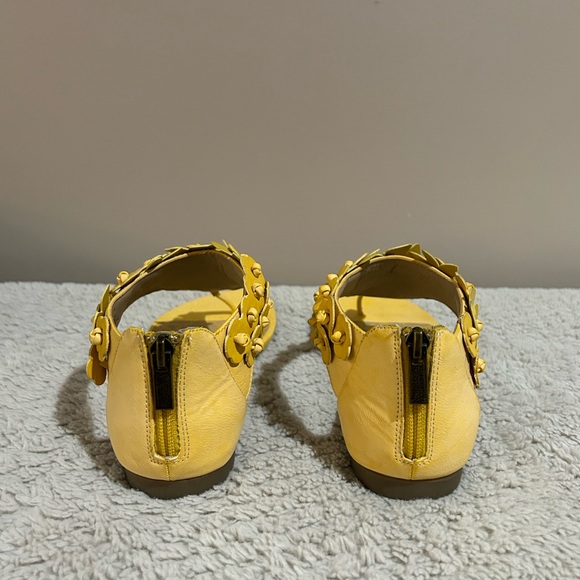KENNETH COLE REACTION - Lemon Shine Through Sandal - NWOT - Picture 5 of 8